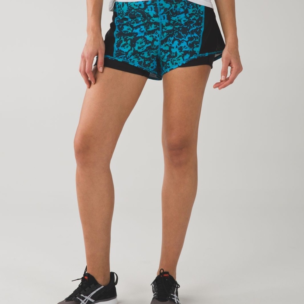 Lululemon Adorable Teal Blue Floral Meshed Up Shorts w/ Slip Proof Lining